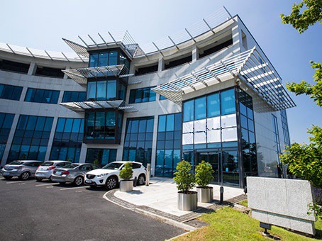 Office Space in The Cresent Building