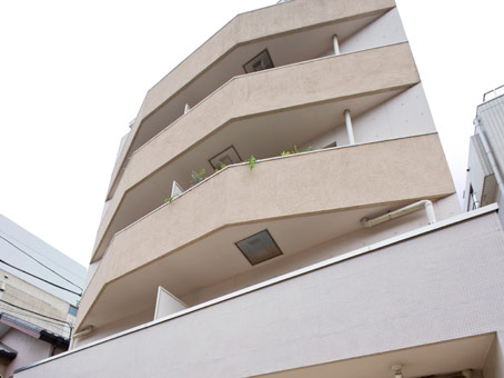 1F, Azabu East Court, 2-22-5 Higashi Azabu - Regus