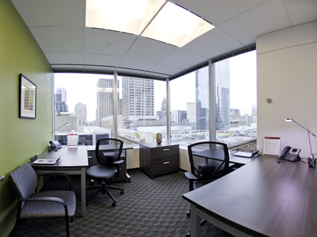 Office Space in th Floor
151 Yonge Street