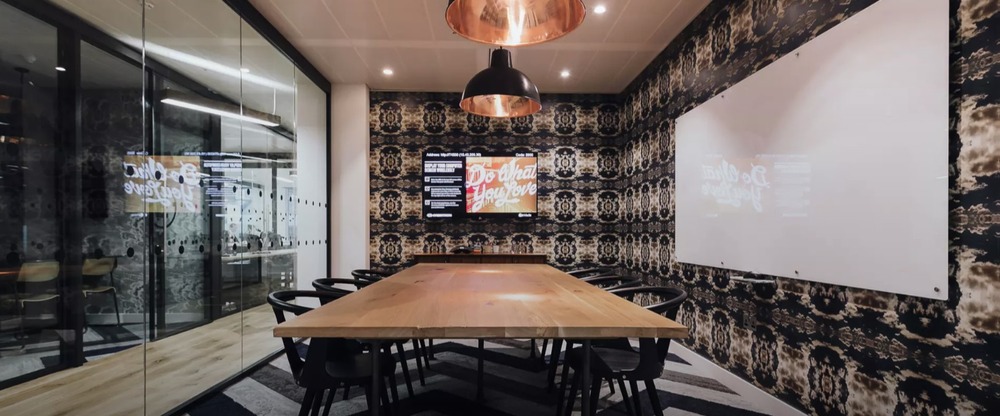 Office Space in S Clark St