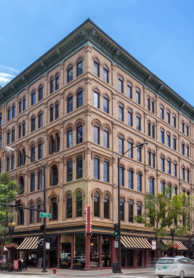 Office Space in West Grand Avenue
Suite