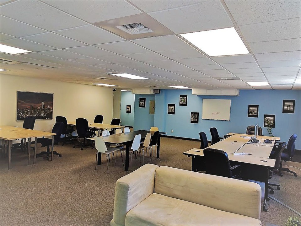 Office Space in California Ave SW
