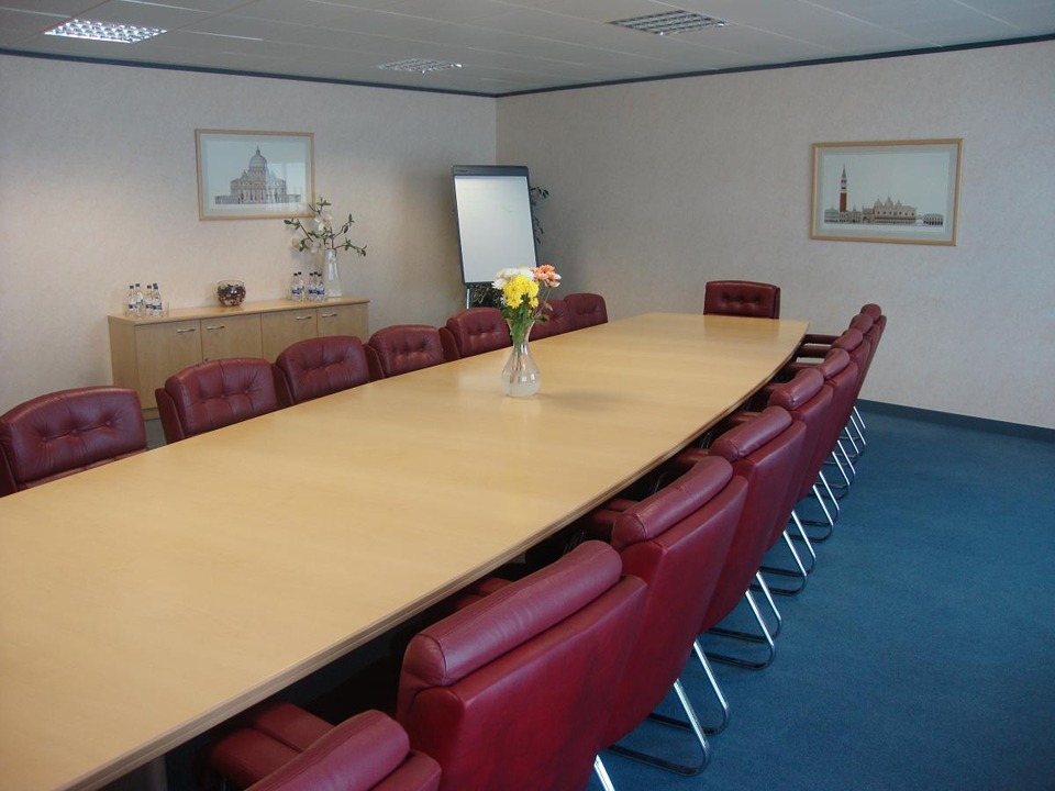 Office Space in Wellington House
Starley Way